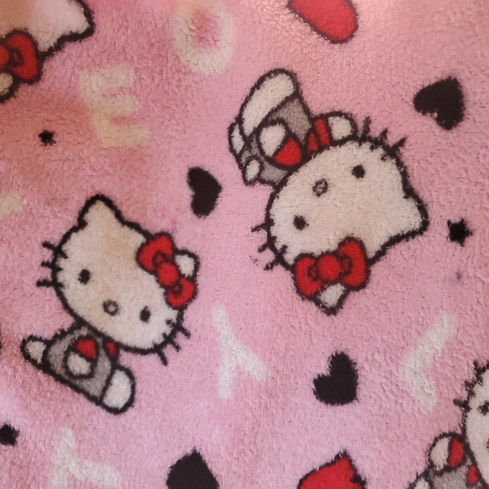 Sanrio Pink Hello Kitty Robe - Picture 8 of 8